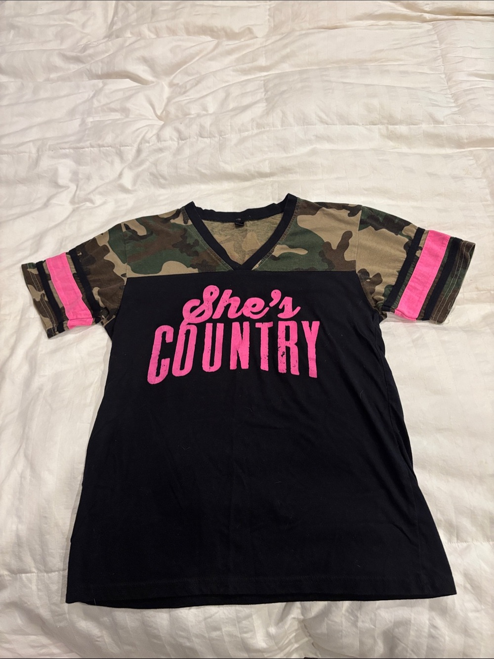 Jason Aldean 2015 Black V-Neck Concert Tee with Camo Sleeves & Pink Graphics